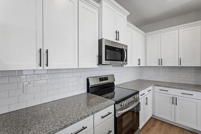 Building Photo - 51 Pansy Pk