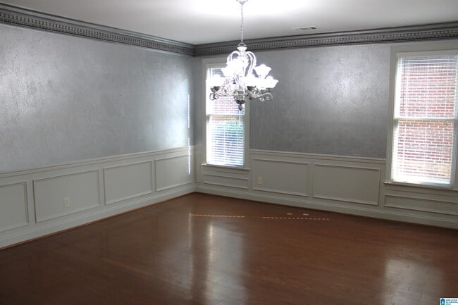 Building Photo - 2352 Arbor Glen