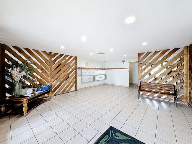 Building Photo - Beautiful 2 bedroom 2 bath Condo in Boca Raton, close to FAU