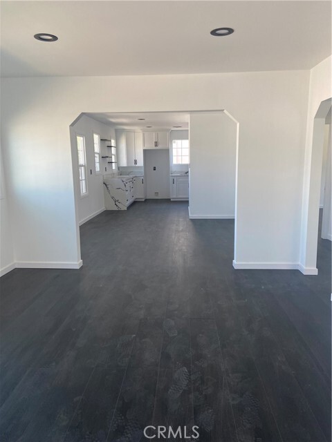 Building Photo - 4050 Floral Dr