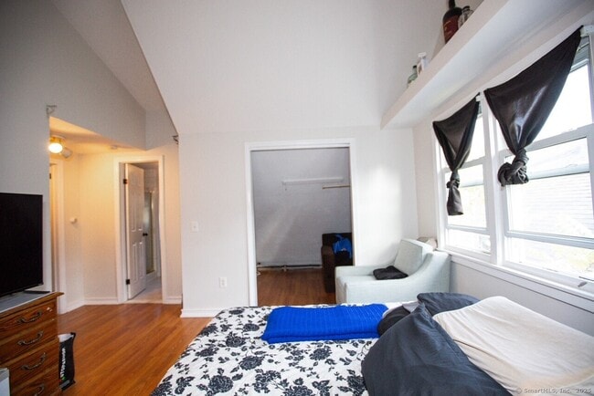 Building Photo - 171 Beechwood Ave