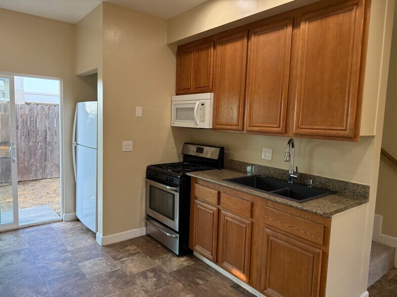 Building Photo - 5448 Mary Lane Dr