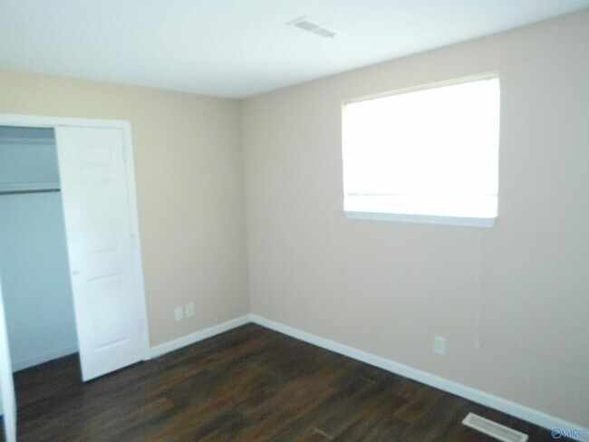 Building Photo - 314 Harolds Dr NW