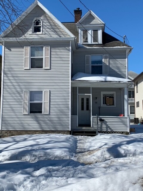Primary Photo - 527 N Linn St