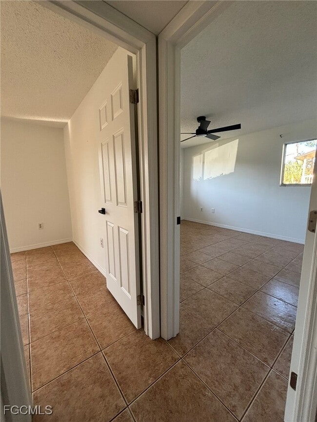 Building Photo - 5713 Foxlake Dr