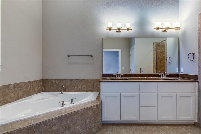 Building Photo - 4541 Mattie St