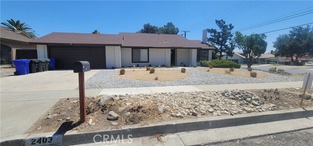 Primary Photo - 2403 N Teakwood Ave