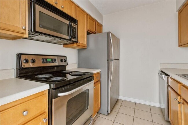 Building Photo - 3155 7 Pines Ct NW