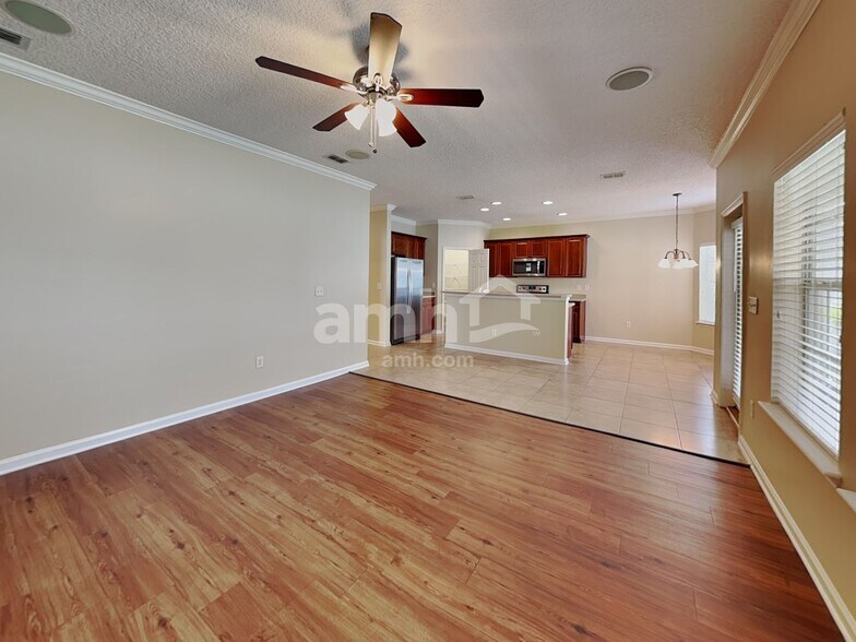 Building Photo - 6285 Pendragon Pl