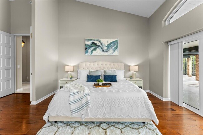Building Photo - RENT THIS EXTRAORDINARY WATERFRONT HOME