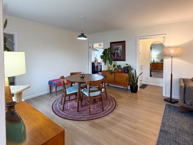 Building Photo - Spacious 2-Bedroom, 3-Bath Home in Spokane with Modern Comforts