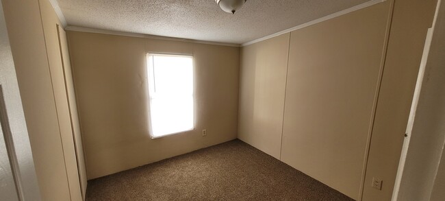 Building Photo - 724 Creek Ridge Rd