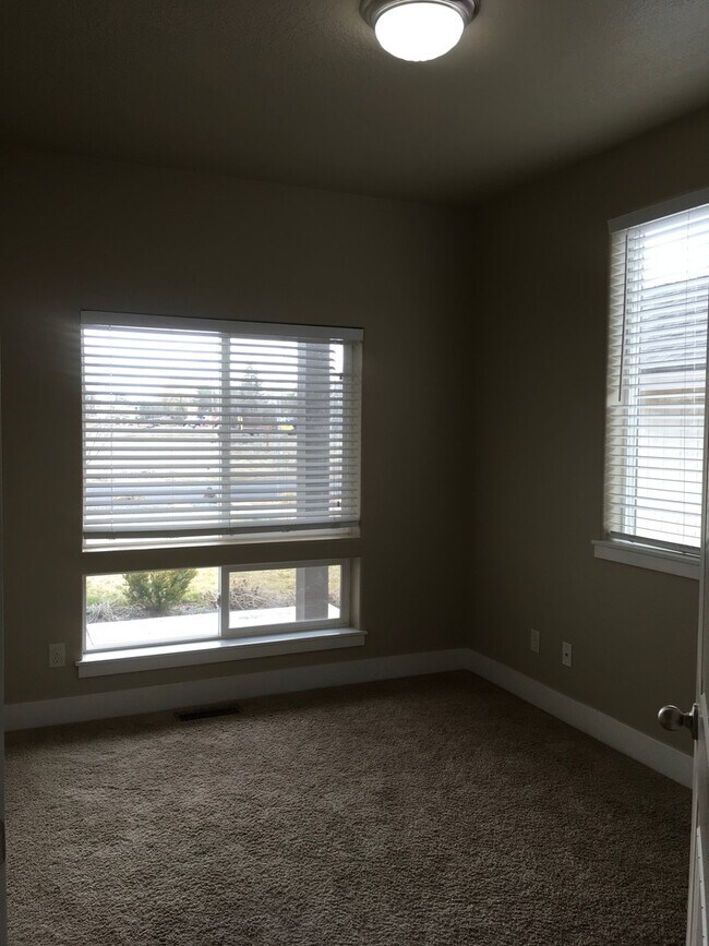 Building Photo - 21174 Capella Pl