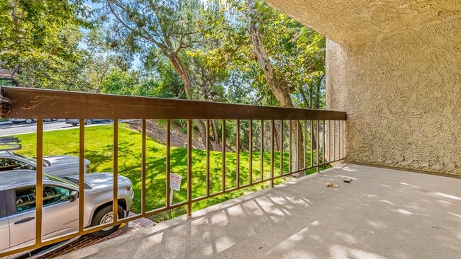 Building Photo - Beautiful Mountain Condo. 3 Bed-2Bath