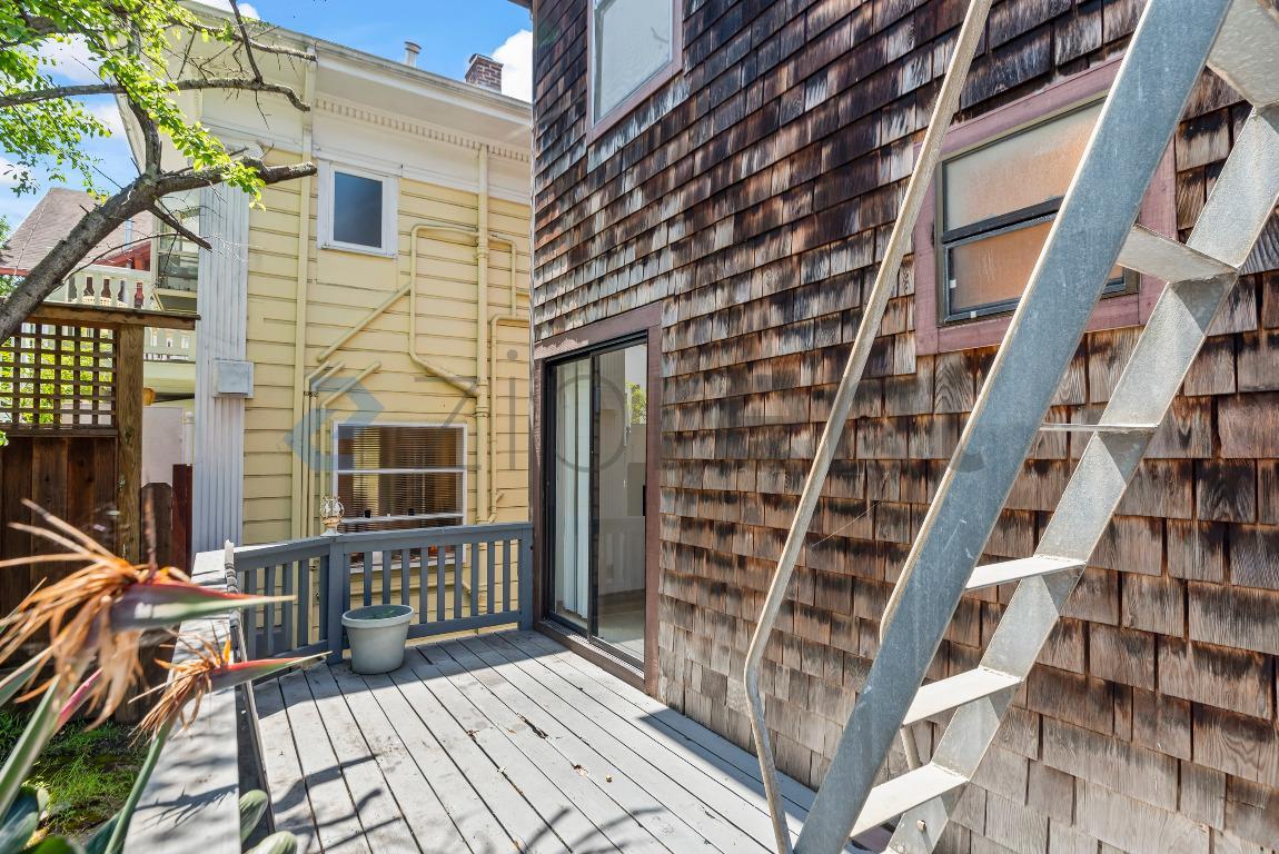 Building Photo - 1315 Spruce St