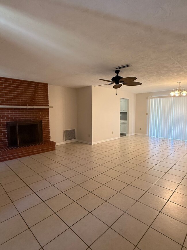 Building Photo - Melbourne Beach 2 Bedrooms 1 bath