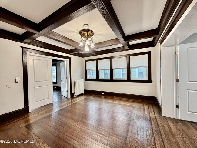 Building Photo - 512 4th Ave