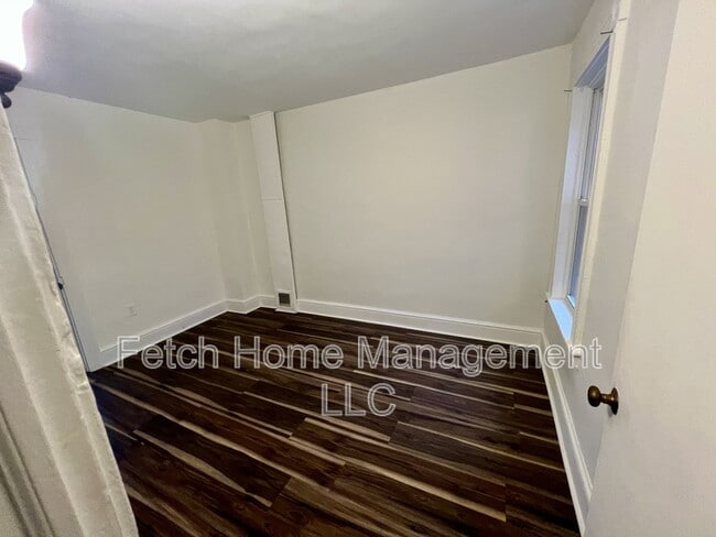 Building Photo - 462 S Christian St