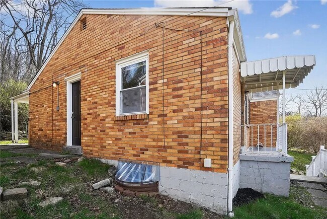 Building Photo - 8030 Lincoln Rd