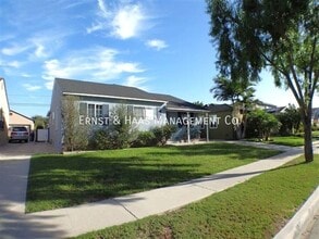 Building Photo - 2817 Yearling St