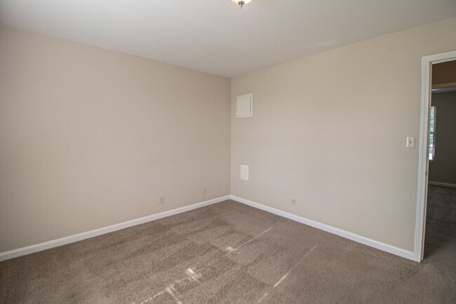 Building Photo - 288 Northridge Dr