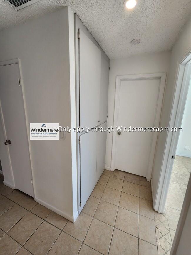 Building Photo - 5674-5674 Valley Vale Way