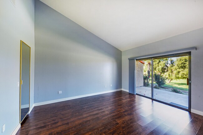 Building Photo - 40498 Bay Hill Way