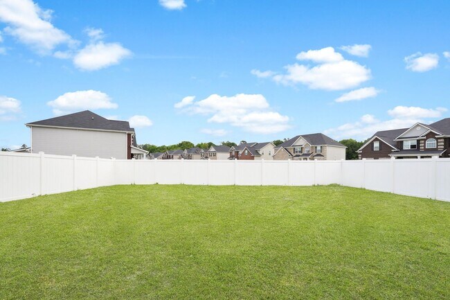 Building Photo - 659 Red Oak Ln