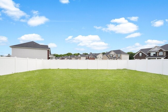 Building Photo - AVAILABLE NOW [SMALL PET PREFERRED: x1 sma...