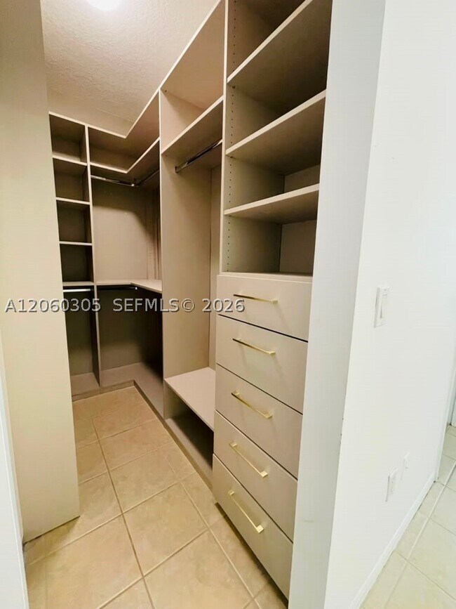 Building Photo - 790 SW 107th Ave