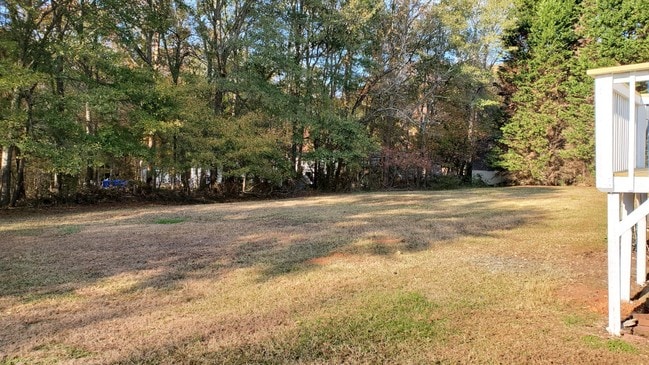 Building Photo - 402 Country Walk Ln