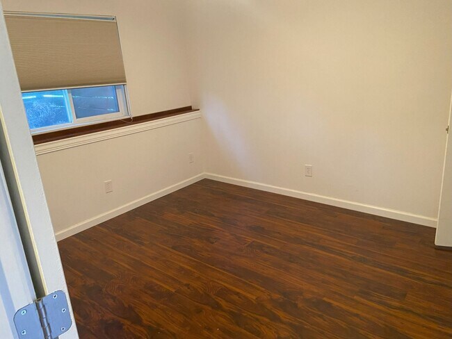 Building Photo - Spacious 4BR House in Ankeny