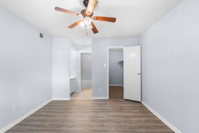 Building Photo - 2750 Holly Hall St