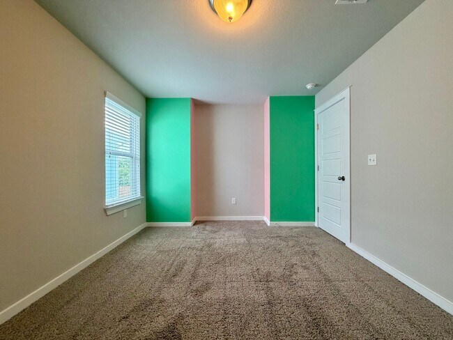 Building Photo - 5404 Bonneville Bend