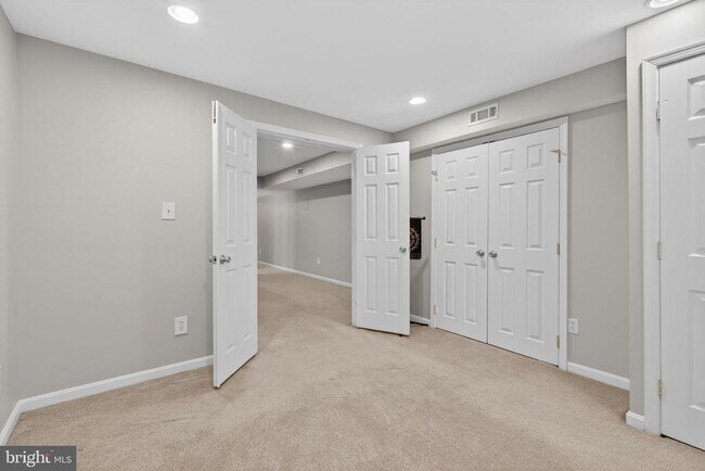 Building Photo - 11922 Holly Spring Dr