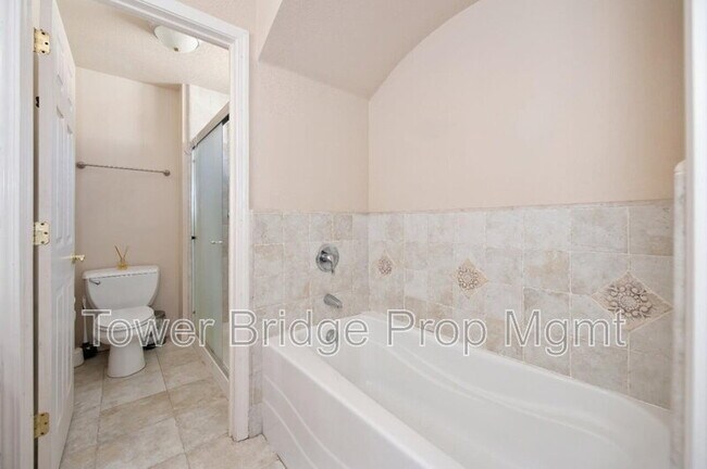 Building Photo - 8924 La Margarita Way