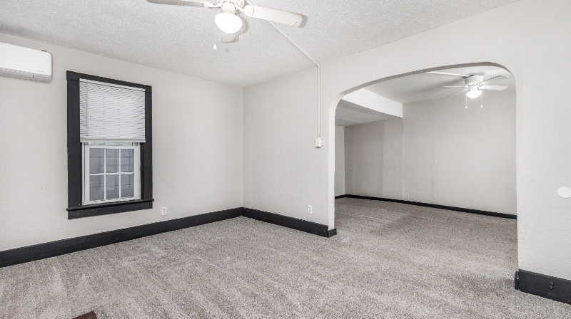 Building Photo - 1208 Rhomberg Ave