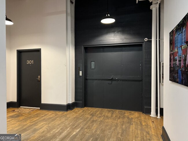 Building Photo - 161 Mangum St SW