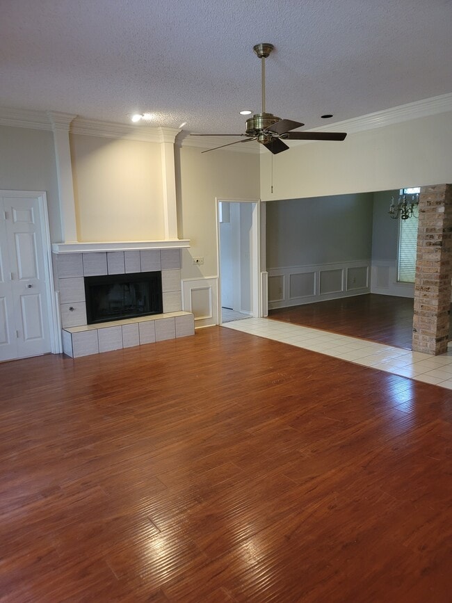 Formal liv area - 2712 Powderhorn Dr