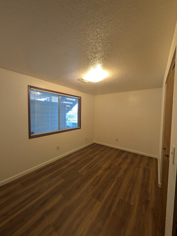 Building Photo - 2953 W Lorraine Ave