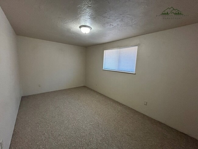 Building Photo - 953-955 N Cloverleaf Lp.