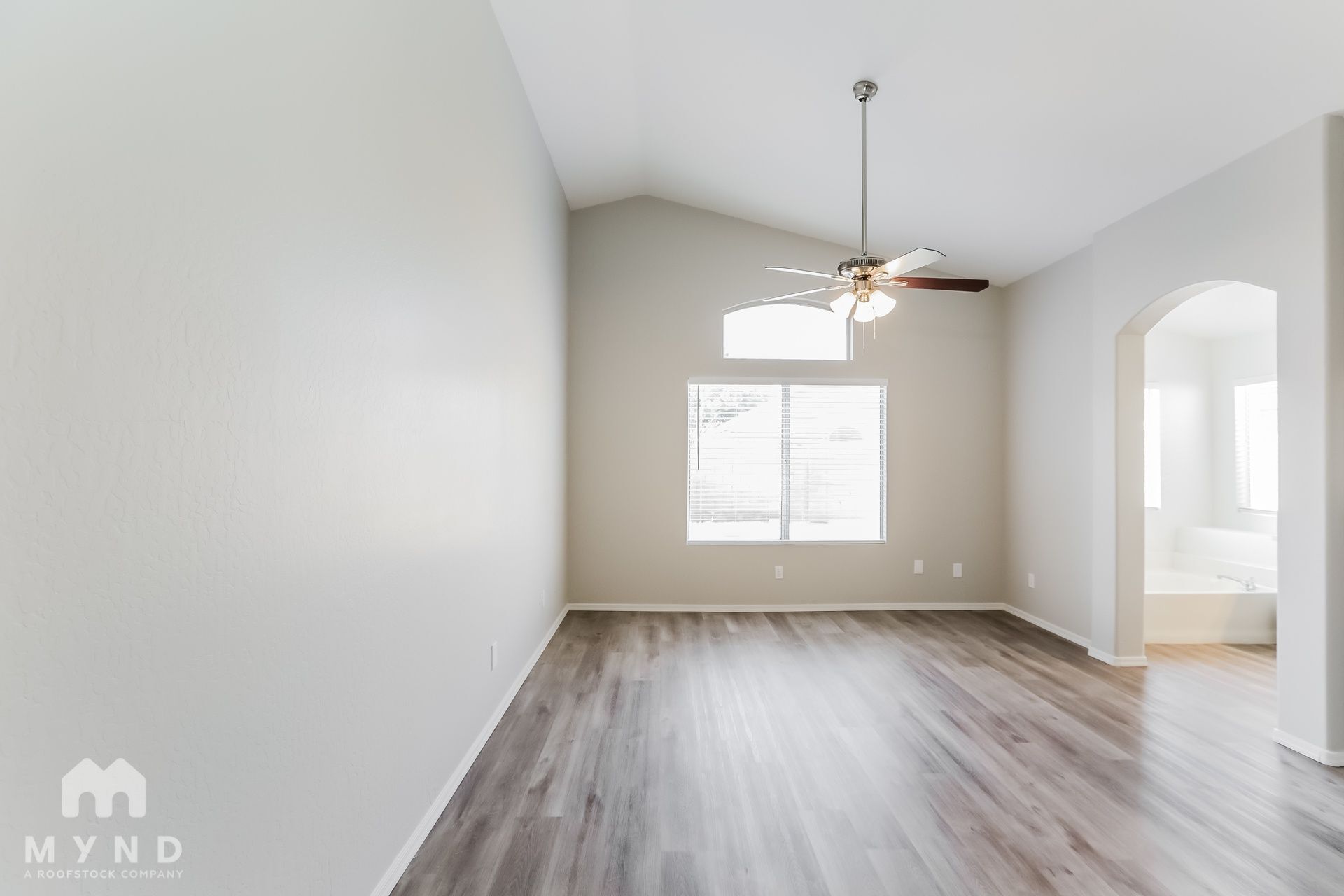 Building Photo - 1045 W Todd Dr