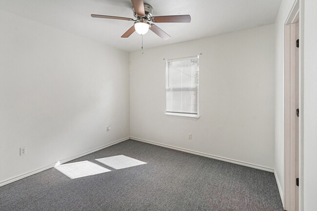 Building Photo - 720 Pritchett Ln