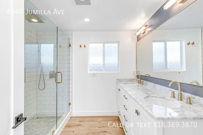 Building Photo - STYLISH AND MODERN 3BR/2BA IN RESIDENTIAL ...