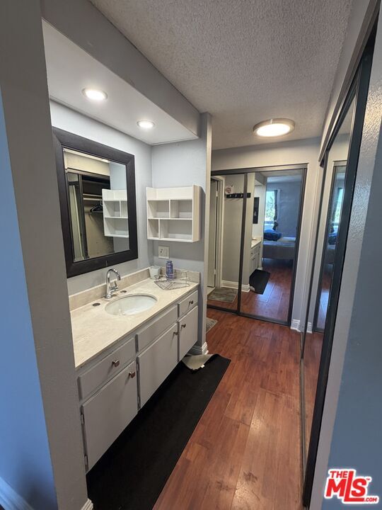 Building Photo - 321 S San Vicente Blvd