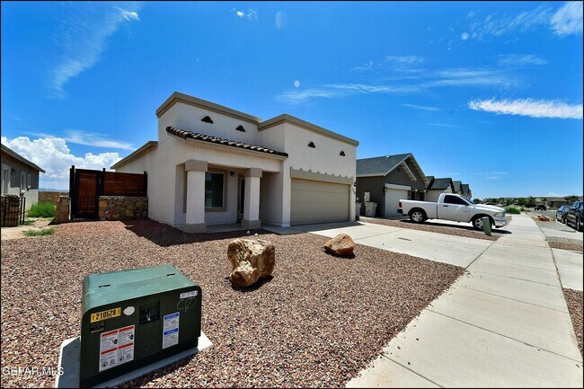 Primary Photo - 5128 Joe Castillo St