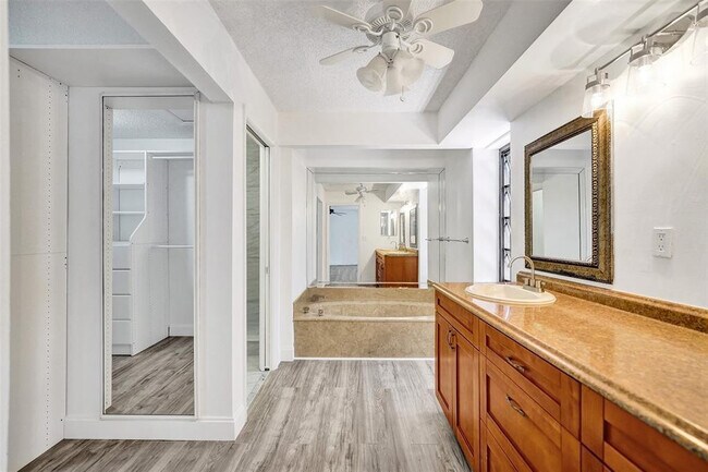 Building Photo - 103 Heatherbrook Way