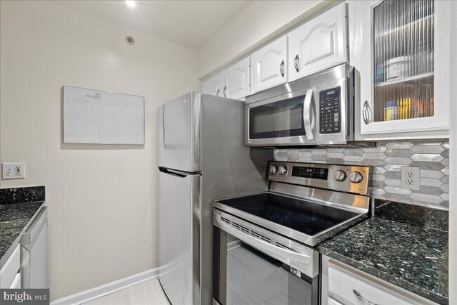 Building Photo - 3311 Wyndham Cir