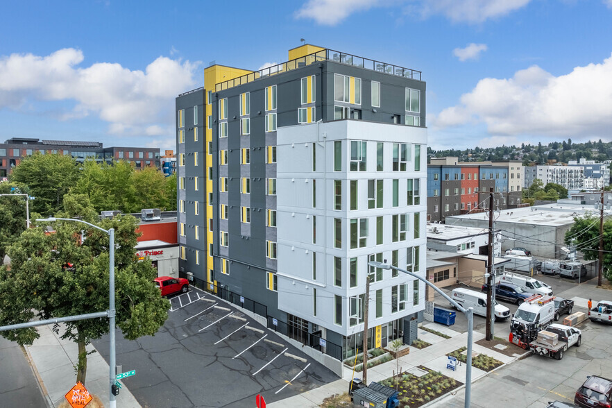 Primary Photo - Chinook Apartments