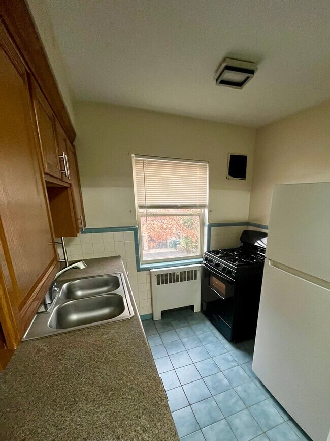 Building Photo - 3166 Werk Rd